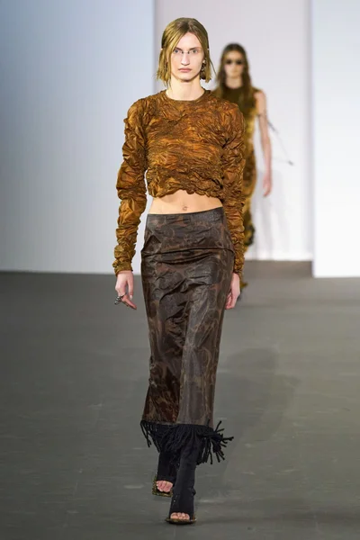 Look 38